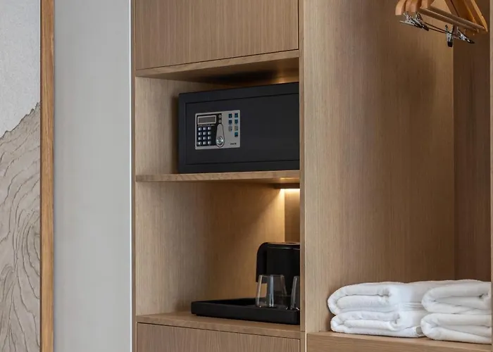 Ciao Borshi Boutique Hotel 4*